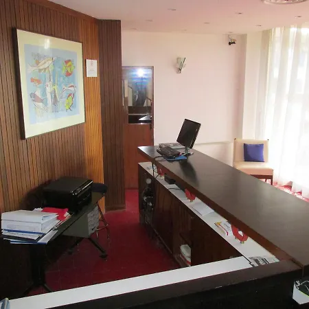 Hotel Plaza 2*