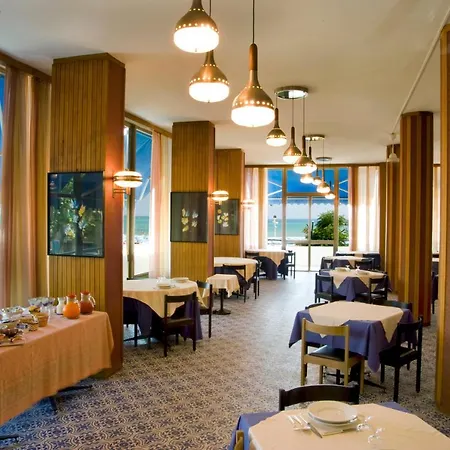 Hotel Plaza 2*